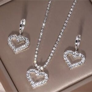 Sparkling Heart Rhinestone Pendant Necklace & Drop Earrings Set